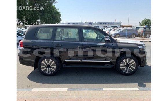 Buy Import Toyota Land Cruiser Black Car in Import - Dubai in Region of Bouenza Buy Import Toyota Land Cruiser Black Car in Import - Dubai in Region of Bouenza
