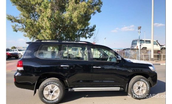 Buy Import Toyota Land Cruiser Black Car in Import - Dubai in Region of Bouenza Buy Import Toyota Land Cruiser Black Car in Import - Dubai in Region of Bouenza