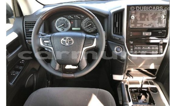 Buy Import Toyota Land Cruiser Black Car in Import - Dubai in Region of Bouenza Buy Import Toyota Land Cruiser Black Car in Import - Dubai in Region of Bouenza