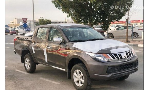 Buy Import Mitsubishi L200 Brown Car in Import - Dubai in Region of Bouenza Buy Import Mitsubishi L200 Brown Car in Import - Dubai in Region of Bouenza