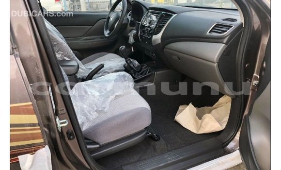 Buy Import Mitsubishi L200 Brown Car in Import - Dubai in Region of Bouenza Buy Import Mitsubishi L200 Brown Car in Import - Dubai in Region of Bouenza