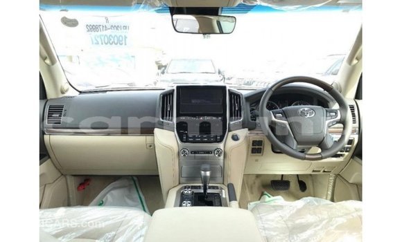 Buy Import Toyota Land Cruiser Black Car in Import - Dubai in Region of Bouenza Buy Import Toyota Land Cruiser Black Car in Import - Dubai in Region of Bouenza