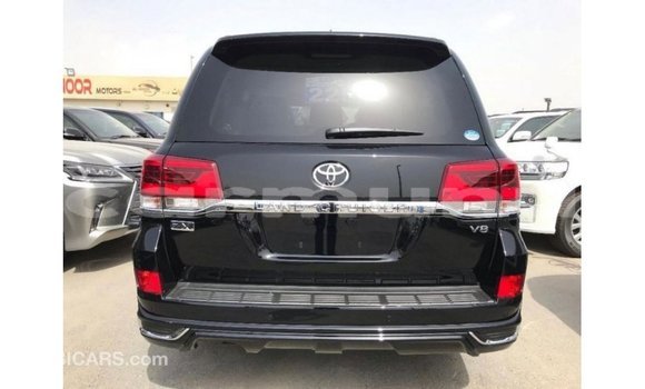 Buy Import Toyota Land Cruiser Black Car in Import - Dubai in Region of Bouenza Buy Import Toyota Land Cruiser Black Car in Import - Dubai in Region of Bouenza