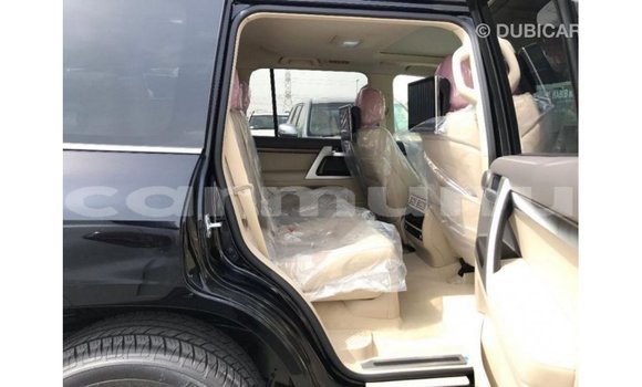 Buy Import Toyota Land Cruiser Black Car in Import - Dubai in Region of Bouenza Buy Import Toyota Land Cruiser Black Car in Import - Dubai in Region of Bouenza