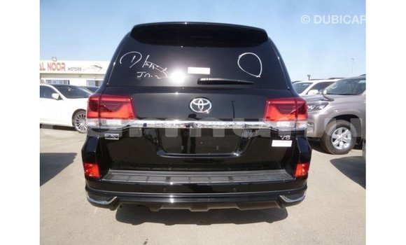 Buy Import Toyota Land Cruiser Black Car in Import - Dubai in Region of Bouenza Buy Import Toyota Land Cruiser Black Car in Import - Dubai in Region of Bouenza