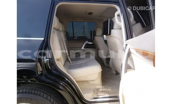 Buy Import Toyota Land Cruiser Black Car in Import - Dubai in Region of Bouenza Buy Import Toyota Land Cruiser Black Car in Import - Dubai in Region of Bouenza
