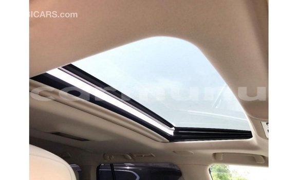 Acheter Import Voiture Toyota Land Cruiser Blanc à Import - Dubai, Région de la Bouenza Acheter Import Voiture Toyota Land Cruiser Blanc à Import - Dubai, Région de la Bouenza