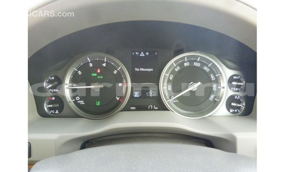 Acheter Import Voiture Toyota Land Cruiser Blanc à Import - Dubai, Région de la Bouenza Acheter Import Voiture Toyota Land Cruiser Blanc à Import - Dubai, Région de la Bouenza