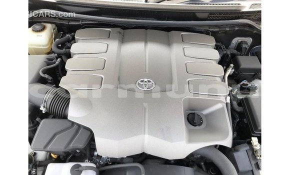 Buy Import Toyota Land Cruiser White Car in Import - Dubai in Region of Bouenza Buy Import Toyota Land Cruiser White Car in Import - Dubai in Region of Bouenza