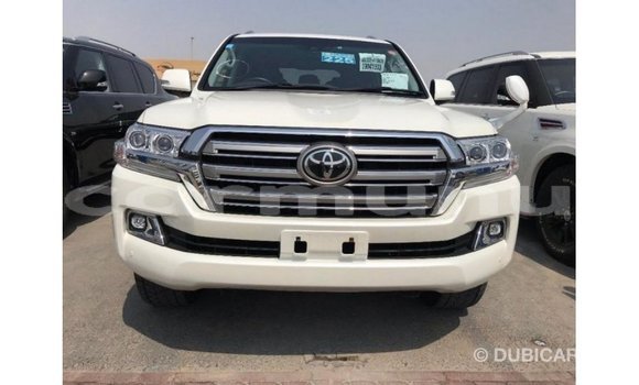 Buy Import Toyota Land Cruiser White Car in Import - Dubai in Region of Bouenza Buy Import Toyota Land Cruiser White Car in Import - Dubai in Region of Bouenza