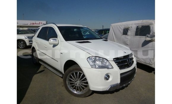 Buy Import Mercedes-Benz 190 White Car in Import - Dubai in Region of Bouenza Buy Import Mercedes-Benz 190 White Car in Import - Dubai in Region of Bouenza