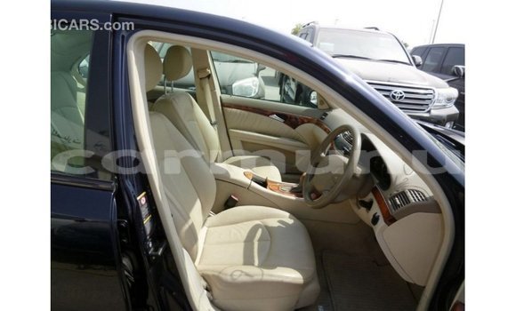 Buy Import Mercedes-Benz 200 Blue Car in Import - Dubai in Region of Bouenza Buy Import Mercedes-Benz 200 Blue Car in Import - Dubai in Region of Bouenza