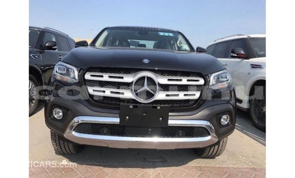 Buy Import Mercedes-Benz 250 Black Car in Import - Dubai in Region of Bouenza Buy Import Mercedes-Benz 250 Black Car in Import - Dubai in Region of Bouenza