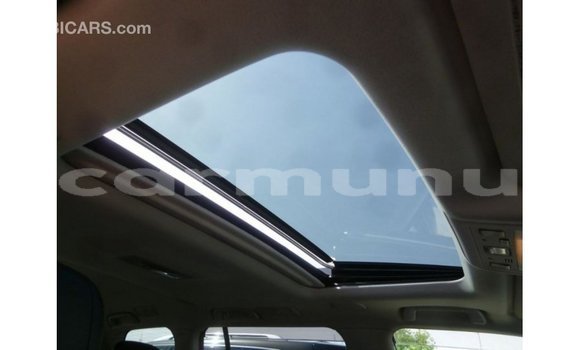 Acheter Import Voiture Toyota Land Cruiser Blanc à Import - Dubai, Région de la Bouenza Acheter Import Voiture Toyota Land Cruiser Blanc à Import - Dubai, Région de la Bouenza