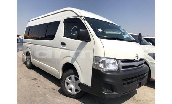 Acheter Import Voiture Toyota Hiace Blanc à Import - Dubai, Région de la Bouenza Acheter Import Voiture Toyota Hiace Blanc à Import - Dubai, Région de la Bouenza