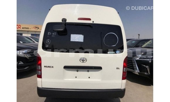 Acheter Import Voiture Toyota Hiace Blanc à Import - Dubai, Région de la Bouenza Acheter Import Voiture Toyota Hiace Blanc à Import - Dubai, Région de la Bouenza