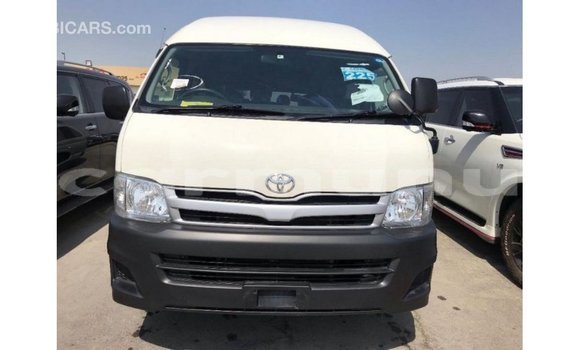 Acheter Import Voiture Toyota Hiace Blanc à Import - Dubai, Région de la Bouenza Acheter Import Voiture Toyota Hiace Blanc à Import - Dubai, Région de la Bouenza