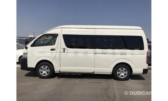 Acheter Import Voiture Toyota Hiace Blanc à Import - Dubai, Région de la Bouenza Acheter Import Voiture Toyota Hiace Blanc à Import - Dubai, Région de la Bouenza