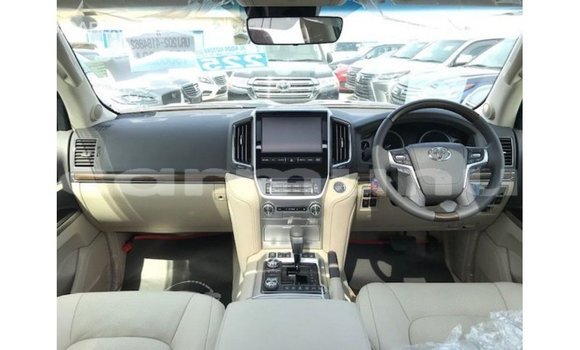 Buy Import Toyota Land Cruiser Black Car in Import - Dubai in Region of Bouenza Buy Import Toyota Land Cruiser Black Car in Import - Dubai in Region of Bouenza