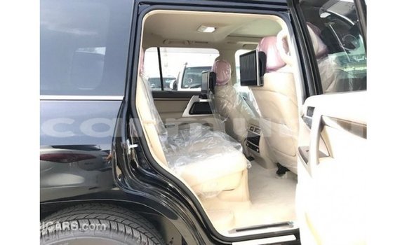 Buy Import Toyota Land Cruiser Black Car in Import - Dubai in Region of Bouenza Buy Import Toyota Land Cruiser Black Car in Import - Dubai in Region of Bouenza
