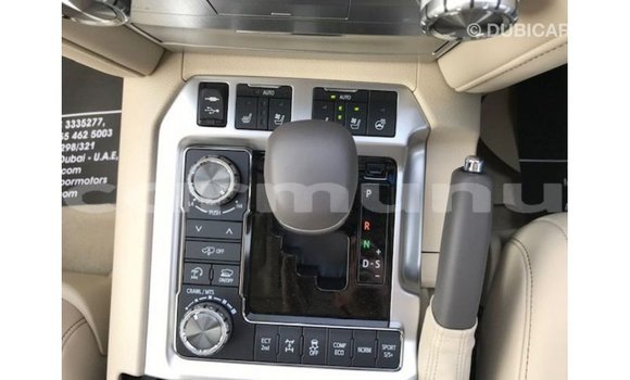 Buy Import Toyota Land Cruiser Black Car in Import - Dubai in Region of Bouenza Buy Import Toyota Land Cruiser Black Car in Import - Dubai in Region of Bouenza