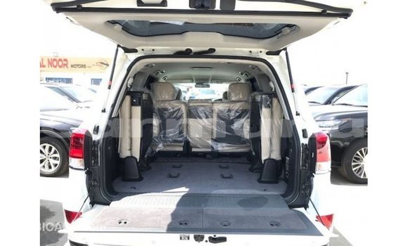 Buy Import Toyota Land Cruiser White Car in Import - Dubai in Region of Bouenza Buy Import Toyota Land Cruiser White Car in Import - Dubai in Region of Bouenza
