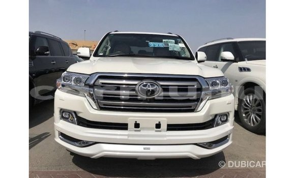 Buy Import Toyota Land Cruiser White Car in Import - Dubai in Region of Bouenza Buy Import Toyota Land Cruiser White Car in Import - Dubai in Region of Bouenza