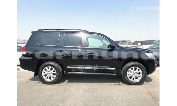 Buy Import Toyota Land Cruiser Black Car in Import - Dubai in Region of Bouenza Buy Import Toyota Land Cruiser Black Car in Import - Dubai in Region of Bouenza