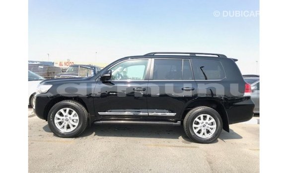 Buy Import Toyota Land Cruiser Black Car in Import - Dubai in Region of Bouenza Buy Import Toyota Land Cruiser Black Car in Import - Dubai in Region of Bouenza