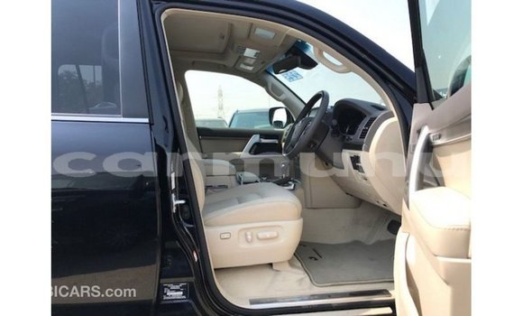 Buy Import Toyota Land Cruiser Black Car in Import - Dubai in Region of Bouenza Buy Import Toyota Land Cruiser Black Car in Import - Dubai in Region of Bouenza