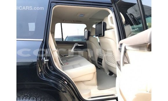 Buy Import Toyota Land Cruiser Black Car in Import - Dubai in Region of Bouenza Buy Import Toyota Land Cruiser Black Car in Import - Dubai in Region of Bouenza