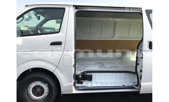 Buy Import Toyota Hiace White Car in Import - Dubai in Region of Bouenza Buy Import Toyota Hiace White Car in Import - Dubai in Region of Bouenza