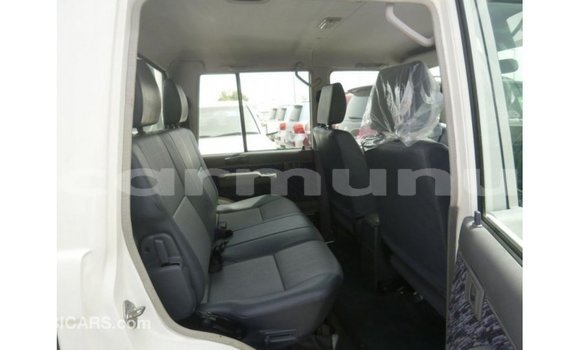 Buy Import Toyota Land Cruiser White Car in Import - Dubai in Region of Bouenza Buy Import Toyota Land Cruiser White Car in Import - Dubai in Region of Bouenza