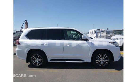 Acheter Import Voiture Lexus LX Blanc à Import - Dubai, Région de la Bouenza Acheter Import Voiture Lexus LX Blanc à Import - Dubai, Région de la Bouenza