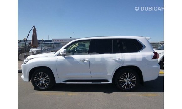 Acheter Import Voiture Lexus LX Blanc à Import - Dubai, Région de la Bouenza Acheter Import Voiture Lexus LX Blanc à Import - Dubai, Région de la Bouenza