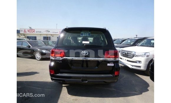 Acheter Import Voiture Toyota Land Cruiser Noir à Import - Dubai, Région de la Bouenza Acheter Import Voiture Toyota Land Cruiser Noir à Import - Dubai, Région de la Bouenza