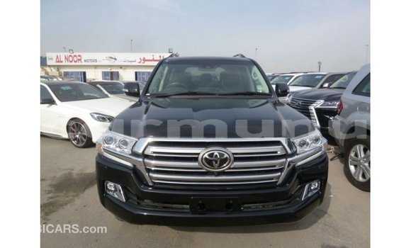 Buy Import Toyota Land Cruiser Black Car in Import - Dubai in Region of Bouenza Buy Import Toyota Land Cruiser Black Car in Import - Dubai in Region of Bouenza