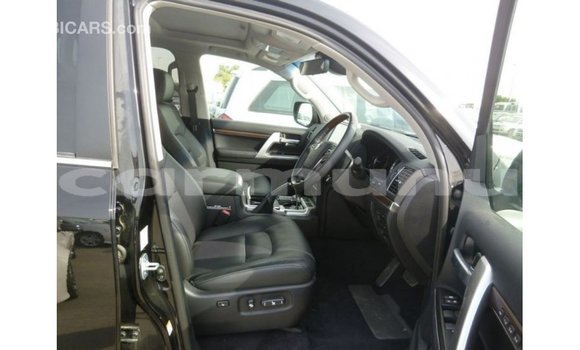 Buy Import Toyota Land Cruiser Black Car in Import - Dubai in Region of Bouenza Buy Import Toyota Land Cruiser Black Car in Import - Dubai in Region of Bouenza