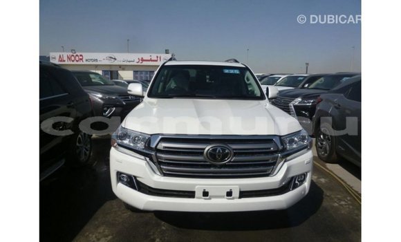 Acheter Import Voiture Toyota Land Cruiser Blanc à Import - Dubai, Région de la Bouenza Acheter Import Voiture Toyota Land Cruiser Blanc à Import - Dubai, Région de la Bouenza