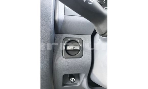 Acheter Import Voiture Toyota Land Cruiser Blanc à Import - Dubai, Région de la Bouenza Acheter Import Voiture Toyota Land Cruiser Blanc à Import - Dubai, Région de la Bouenza