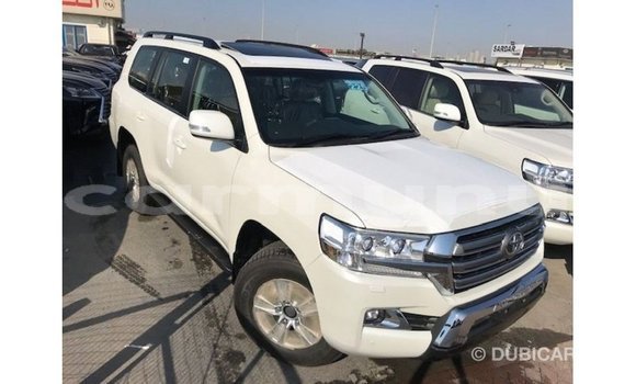 Buy Import Toyota Land Cruiser White Car in Import - Dubai in Region of Bouenza Buy Import Toyota Land Cruiser White Car in Import - Dubai in Region of Bouenza
