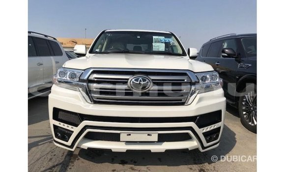 Buy Import Toyota Land Cruiser White Car in Import - Dubai in Region of Bouenza Buy Import Toyota Land Cruiser White Car in Import - Dubai in Region of Bouenza