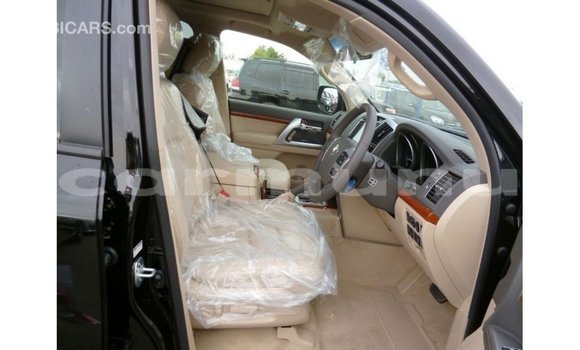 Buy Import Toyota Land Cruiser Black Car in Import - Dubai in Region of Bouenza Buy Import Toyota Land Cruiser Black Car in Import - Dubai in Region of Bouenza