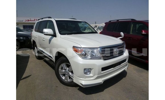 Acheter Import Voiture Toyota Land Cruiser Blanc à Import - Dubai, Région de la Bouenza Acheter Import Voiture Toyota Land Cruiser Blanc à Import - Dubai, Région de la Bouenza