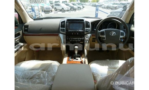Acheter Import Voiture Toyota Land Cruiser Blanc à Import - Dubai, Région de la Bouenza Acheter Import Voiture Toyota Land Cruiser Blanc à Import - Dubai, Région de la Bouenza
