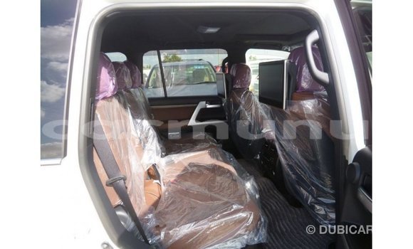 Buy Import Toyota Land Cruiser White Car in Import - Dubai in Region of Bouenza Buy Import Toyota Land Cruiser White Car in Import - Dubai in Region of Bouenza