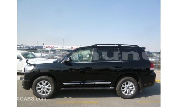 Buy Import Toyota Land Cruiser Black Car in Import - Dubai in Region of Bouenza Buy Import Toyota Land Cruiser Black Car in Import - Dubai in Region of Bouenza