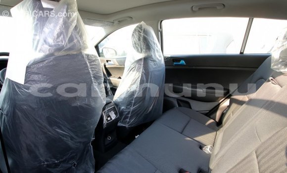Buy Import Kia Sportage White Car in Import - Dubai in Region of Bouenza Buy Import Kia Sportage White Car in Import - Dubai in Region of Bouenza