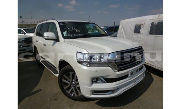Acheter Import Voiture Toyota Land Cruiser Blanc à Import - Dubai, Région de la Bouenza Acheter Import Voiture Toyota Land Cruiser Blanc à Import - Dubai, Région de la Bouenza