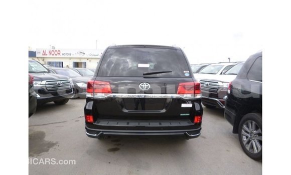 Buy Import Toyota Land Cruiser Black Car in Import - Dubai in Region of Bouenza Buy Import Toyota Land Cruiser Black Car in Import - Dubai in Region of Bouenza
